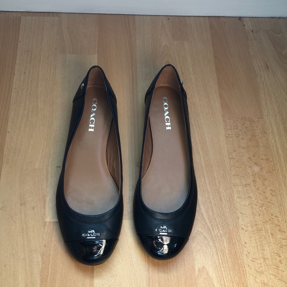 Coach Chelsea matte calf/patent flats